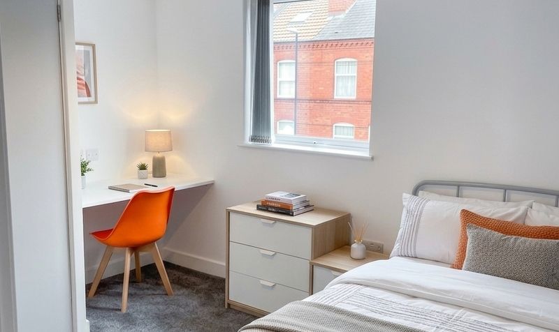 Room Dean Street in Coventry
