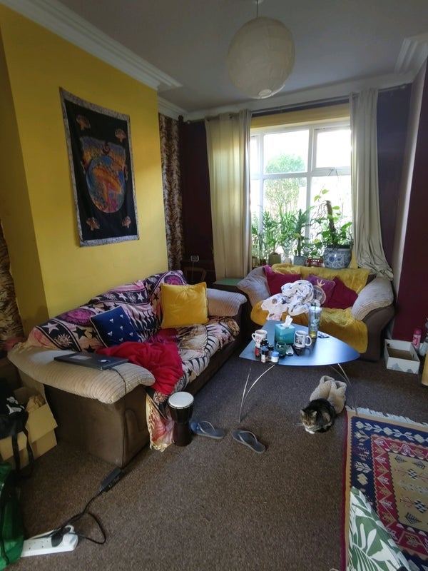 Room Rushden Road in Manchester