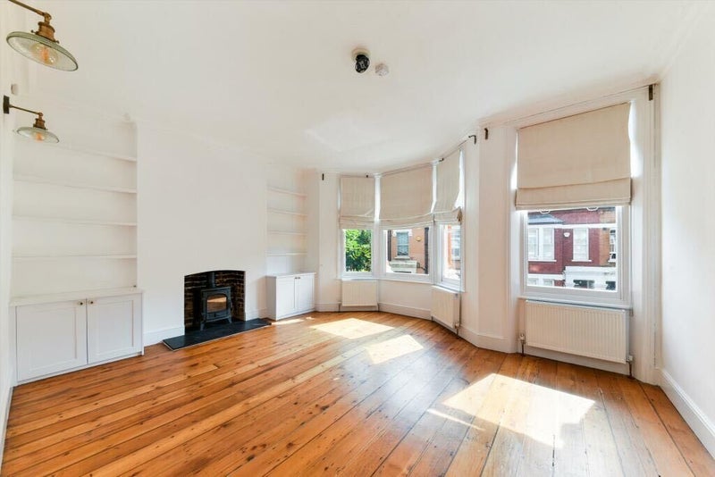 Room Calabria Road in Greater London