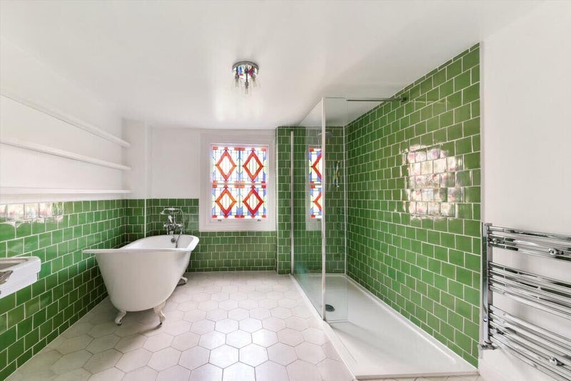 Room Calabria Road in Greater London