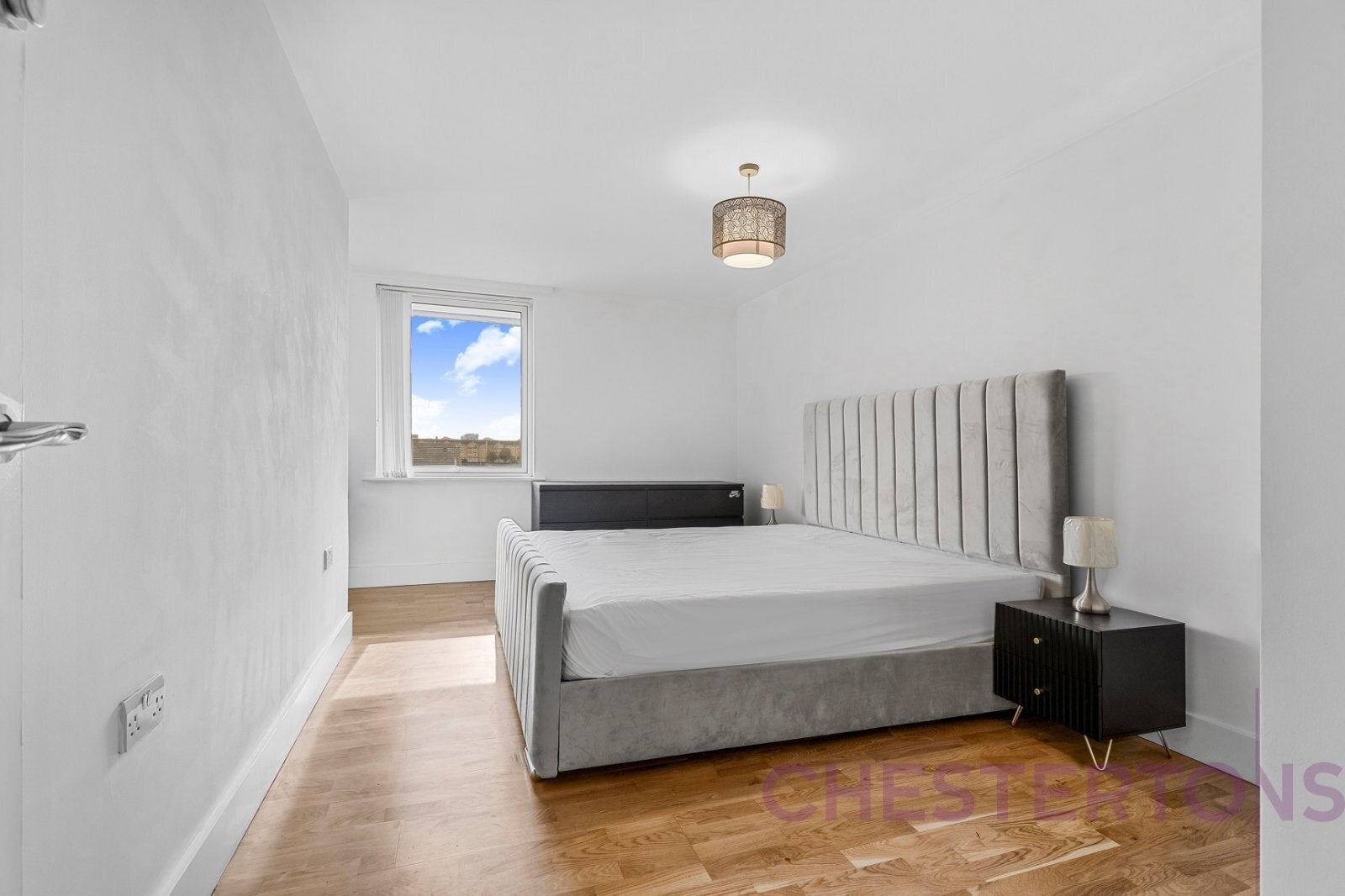Flat Tiller Road in Greater London