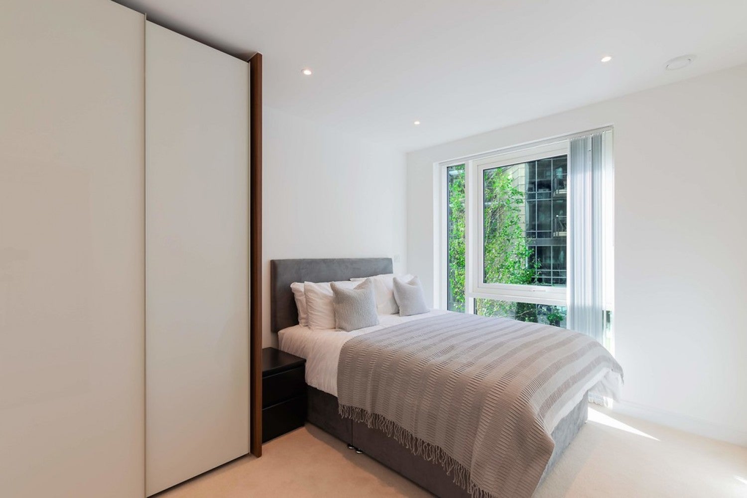 Flat Eltringham Street in Greater London