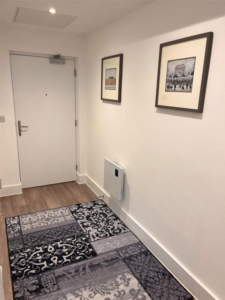 Flat Baldwin Street in Bristol