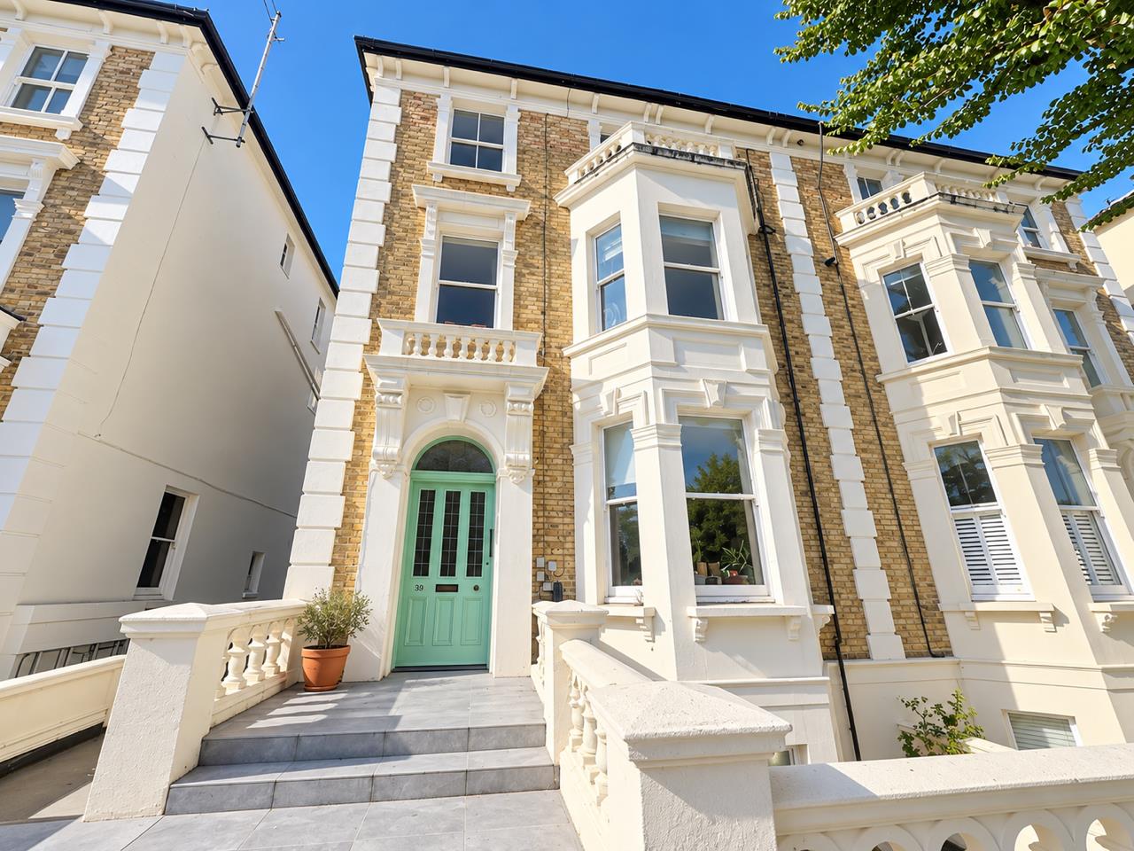 Flat Selborne Road in Hove