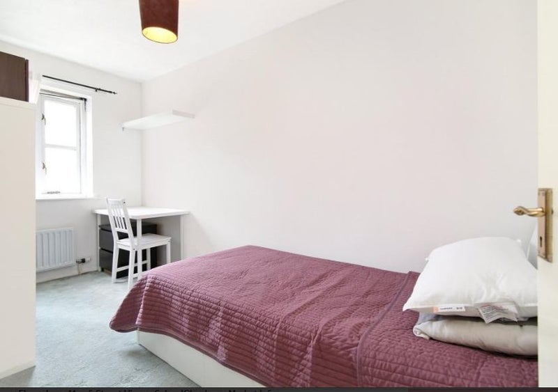 Room Butchers Road in Greater London
