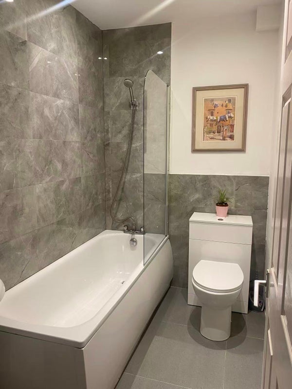 Room Queen Street in Greater London