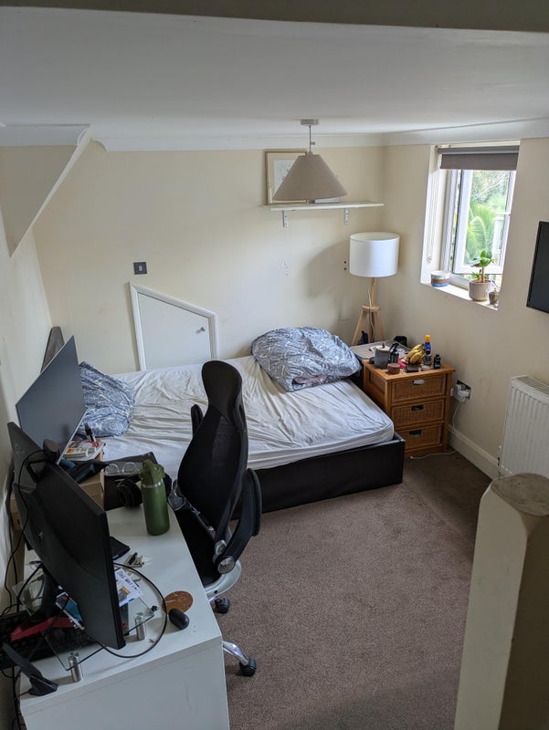 Room Commercial Way in Greater London