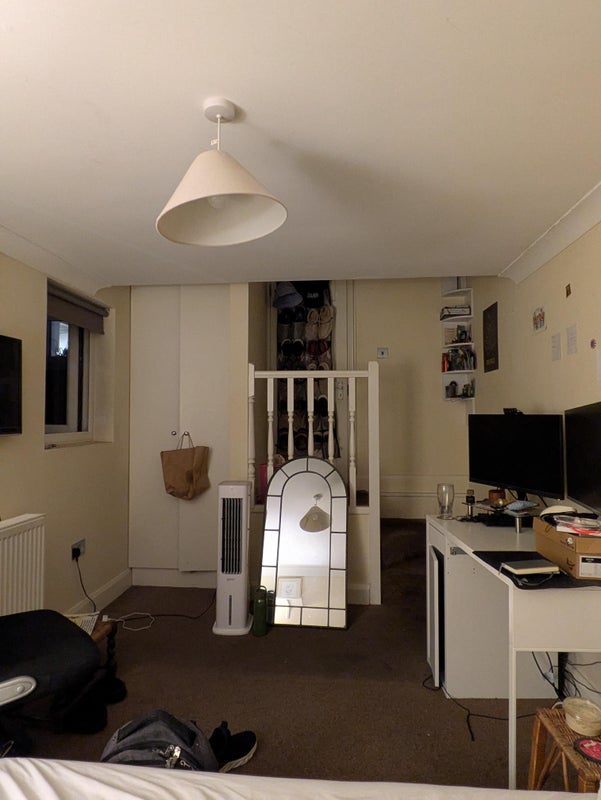 Room Commercial Way in Greater London