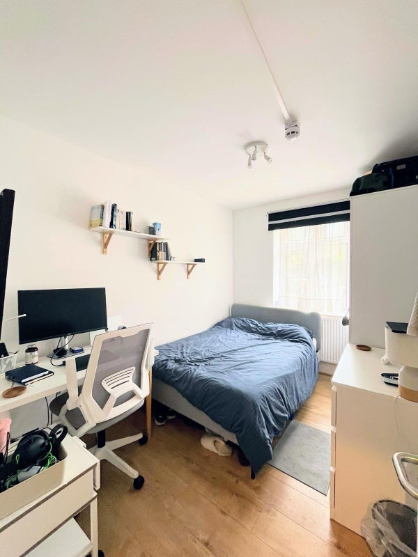 Room Clapham Road Estate in Greater London