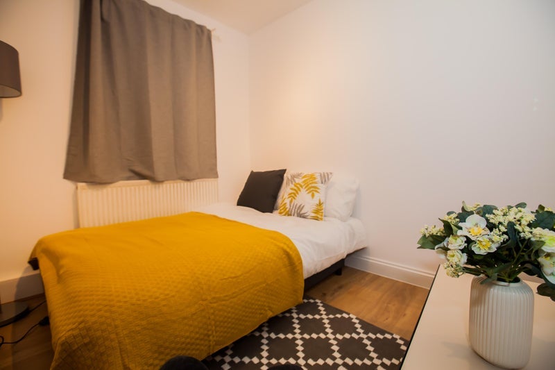 Room Clapham Road Estate in Greater London