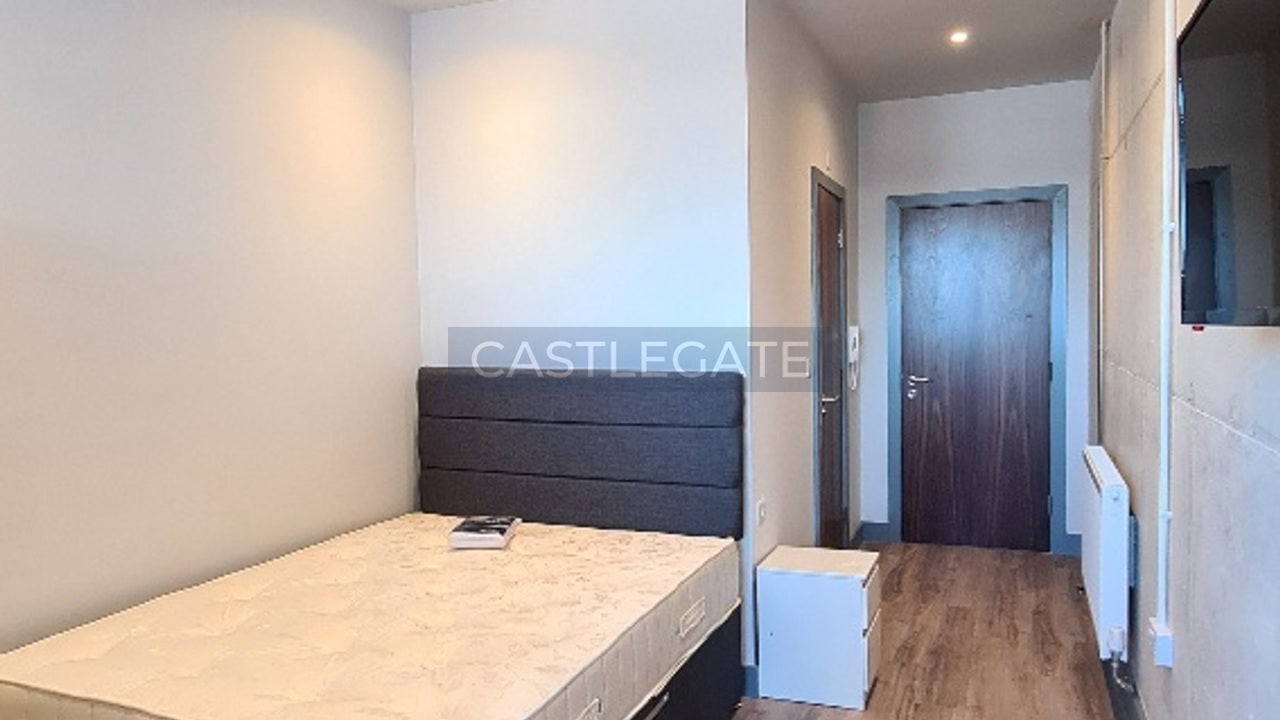Flat New Street in Kirklees