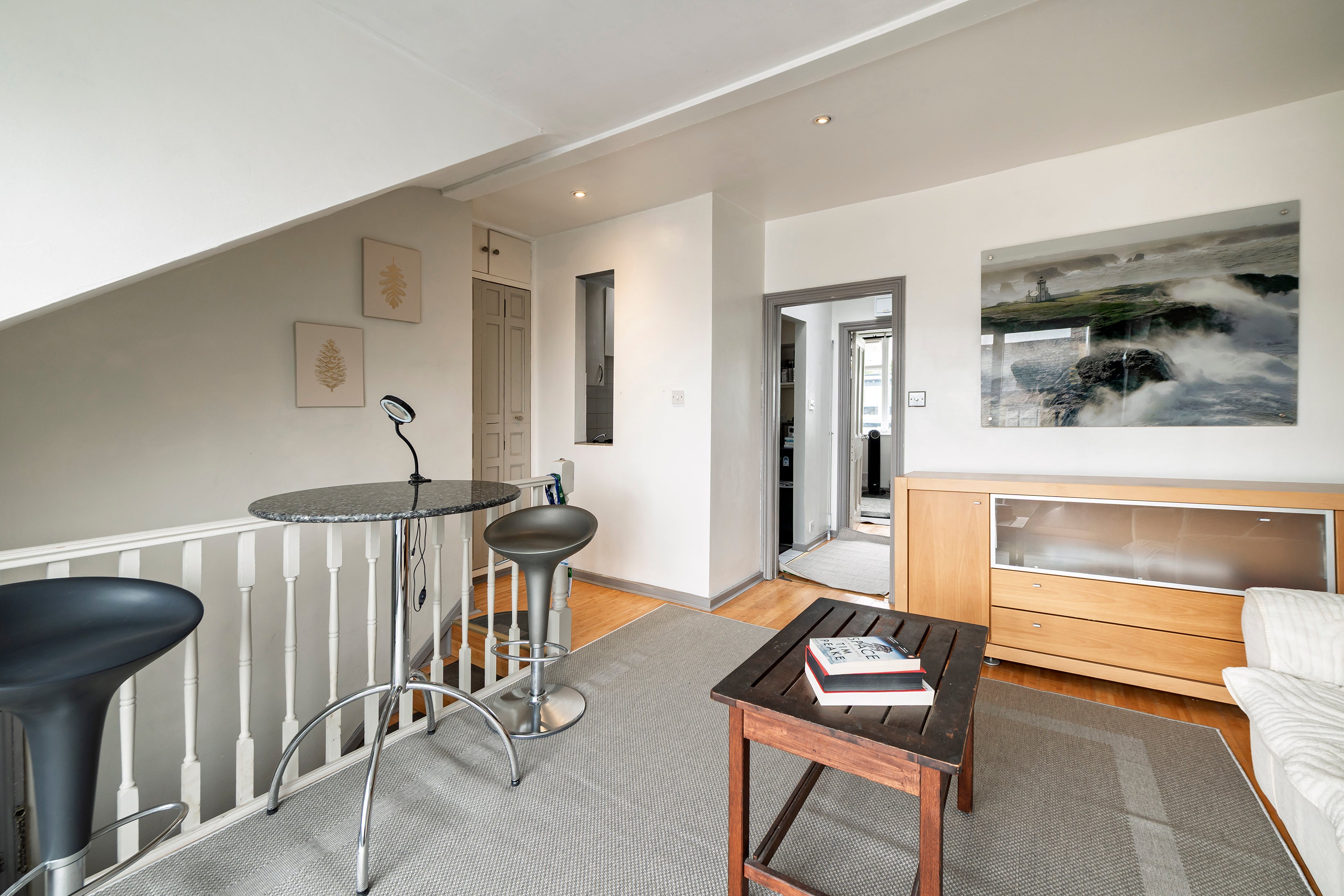 Flat Gratton Road in Greater London