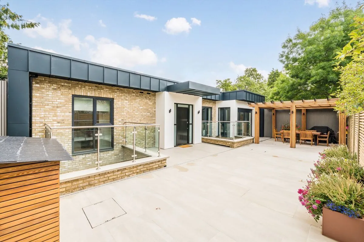 House Rosemont Road in Greater London