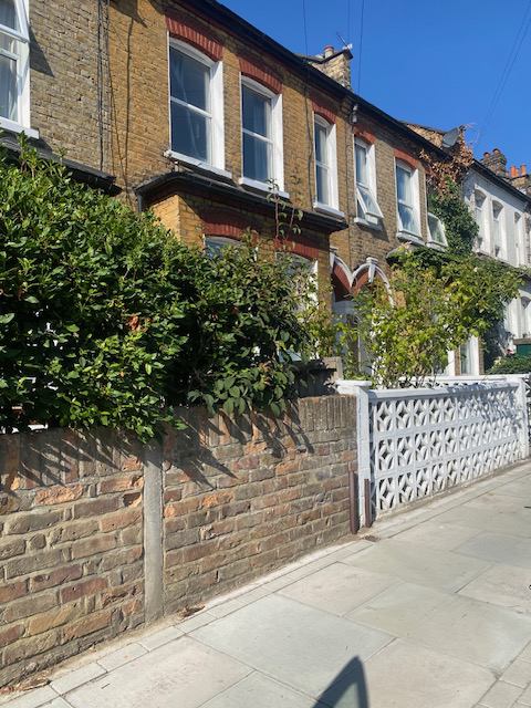 Room Brightwell Crescent in Greater London