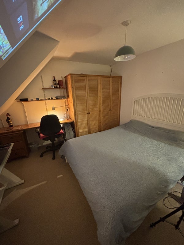 Room Steers Way in Greater London