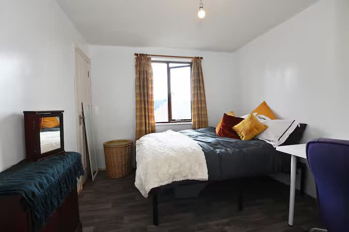 Flat St Margaret's Grove in Greater London