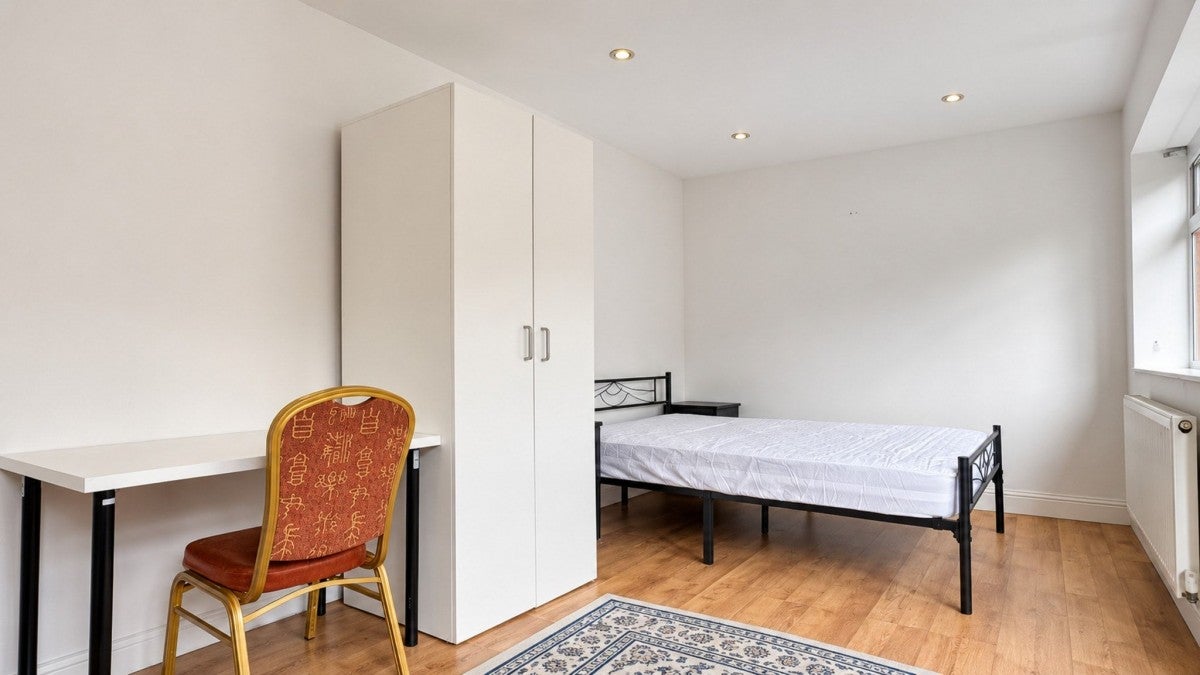 Flat Howard Close in Greater London