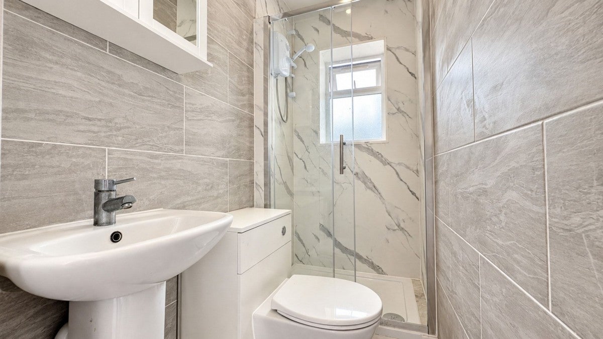 Flat Howard Close in Greater London