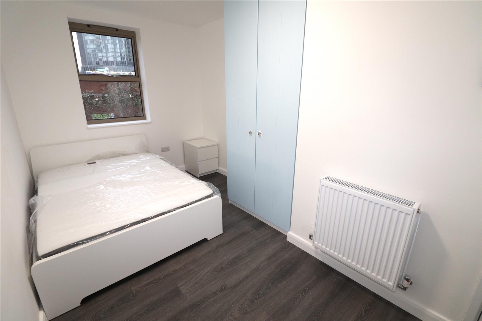 Room Riverdene Road in London