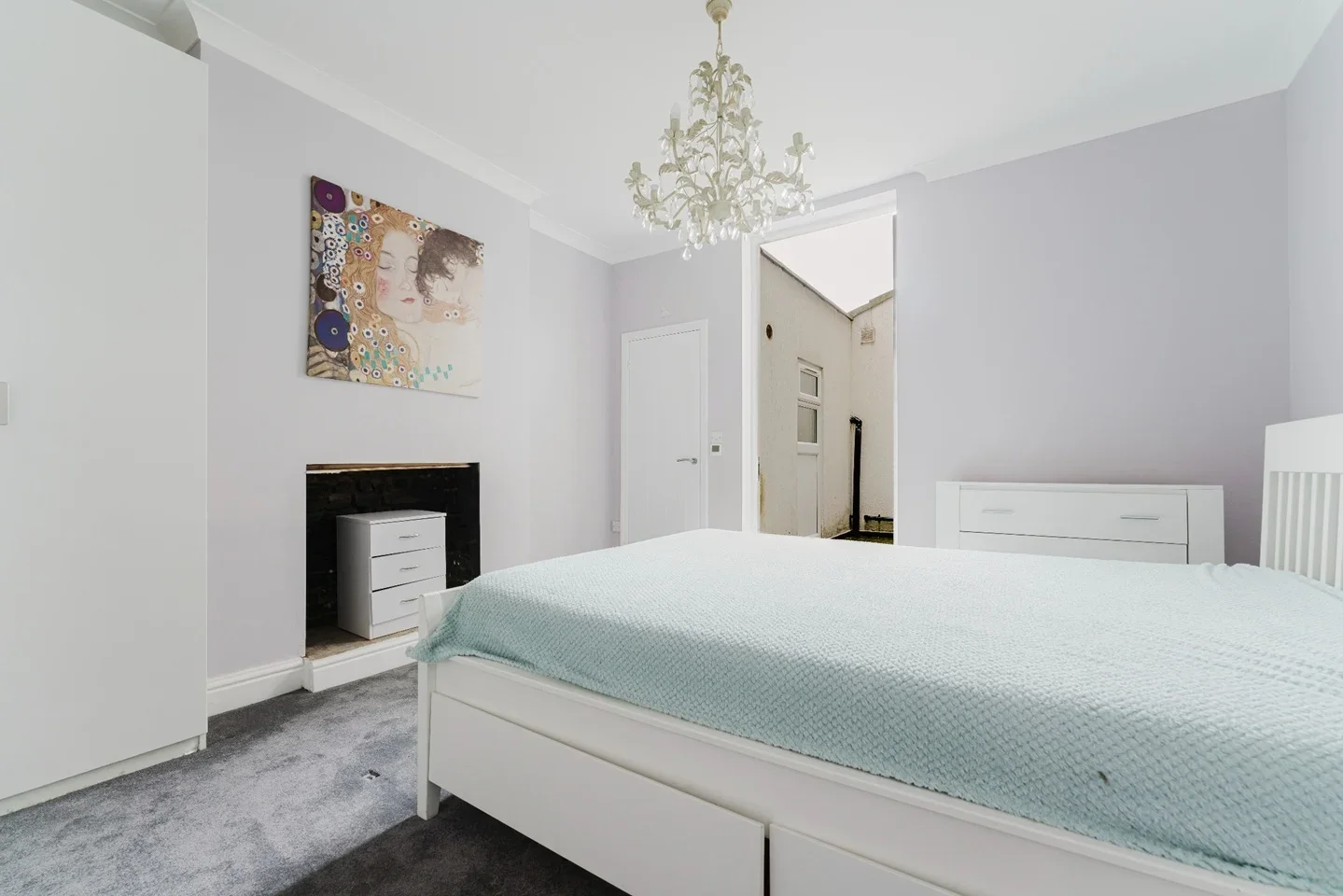 Flat Coldershaw Road in Greater London