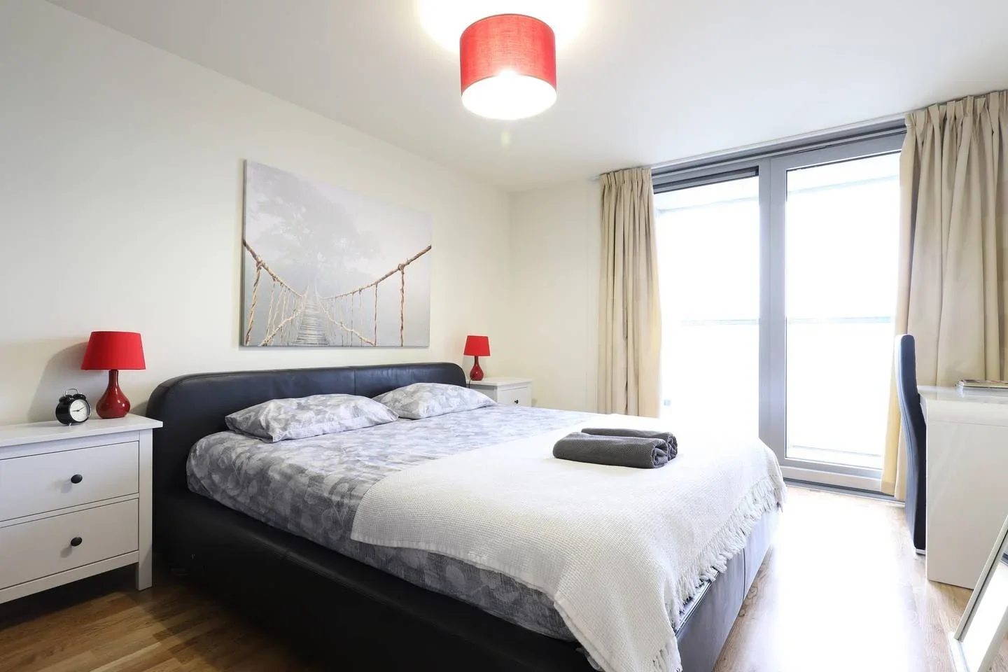 Flat Laban Walk in Greater London