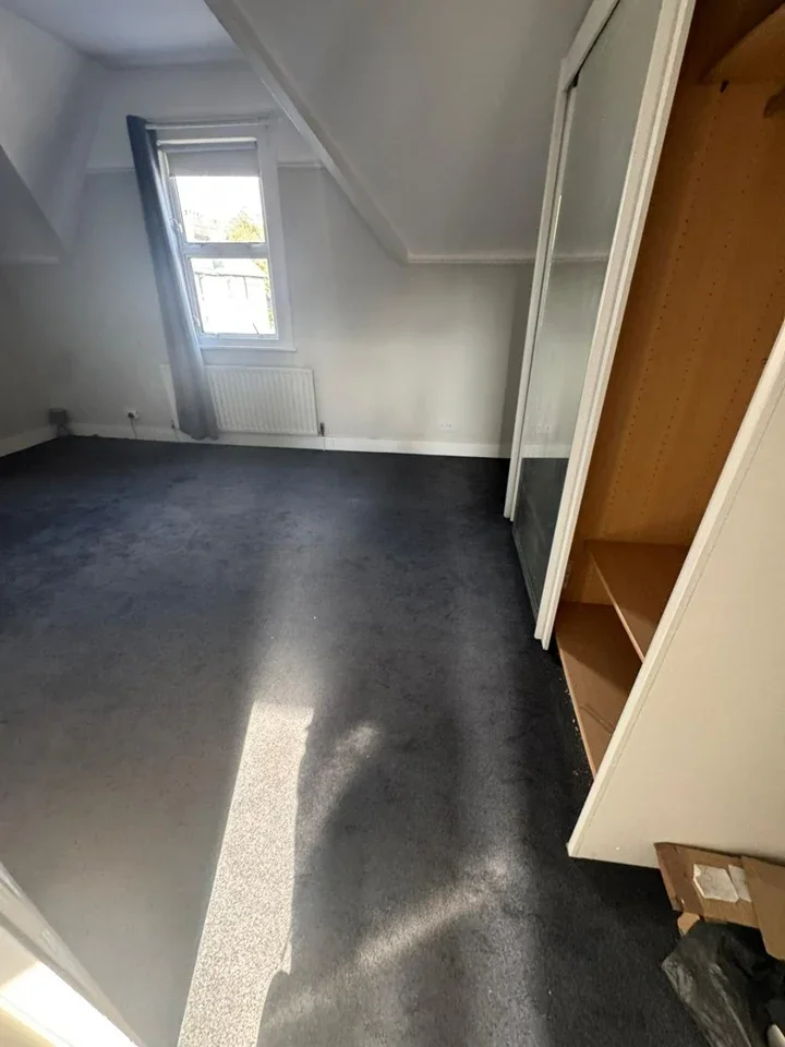 Flat Wickham Road in Greater London
