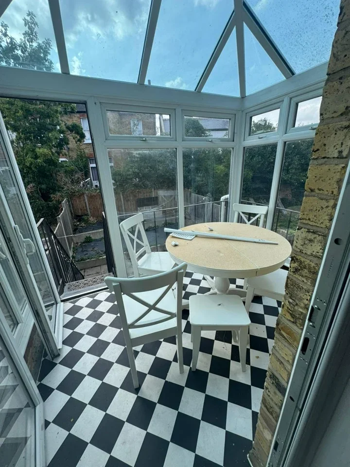 Flat Wickham Road in Greater London