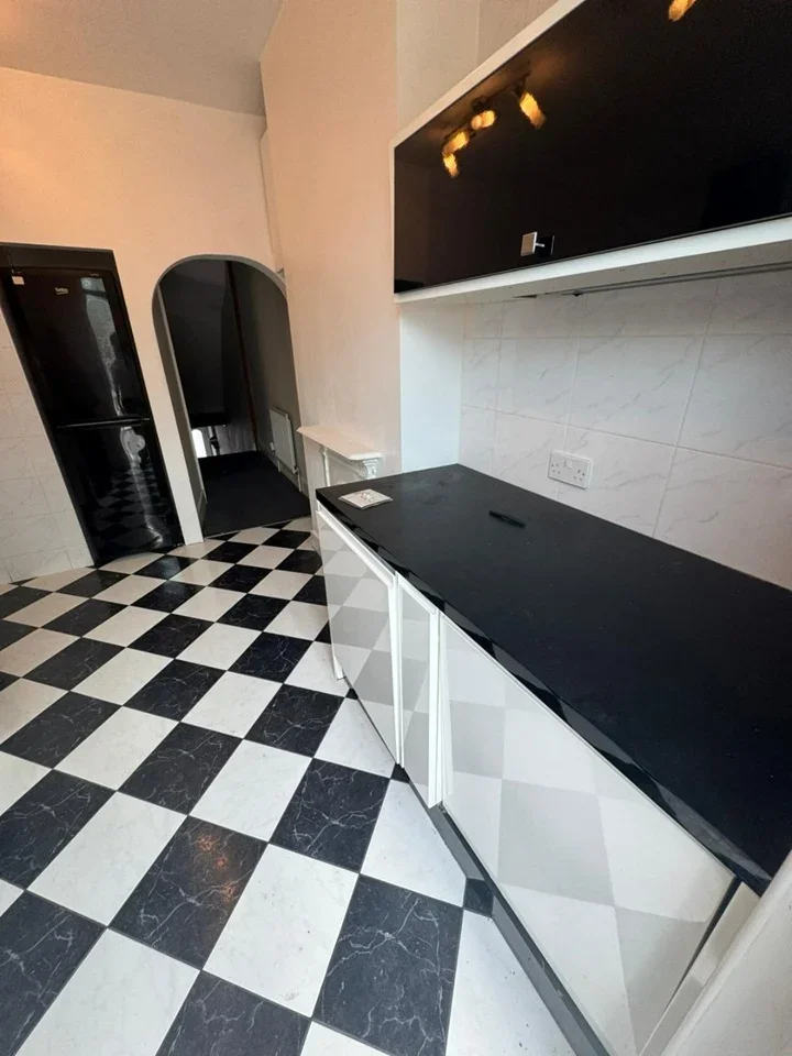 Flat Wickham Road in Greater London