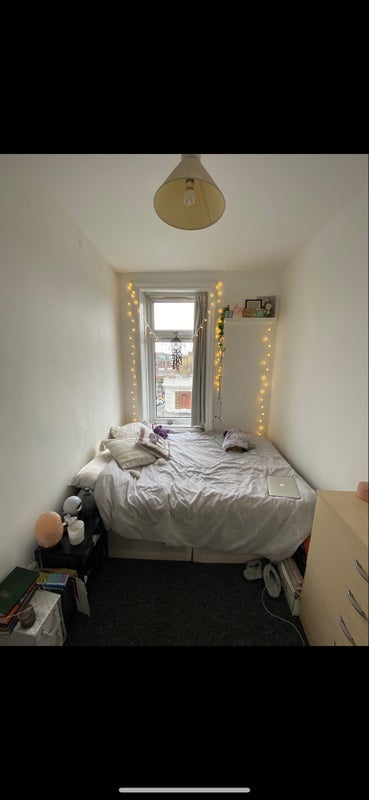 Room Park Road in Greater London