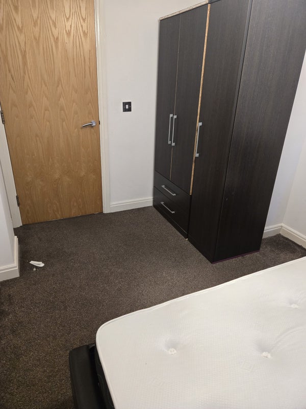 Room Boundary Lane in Manchester