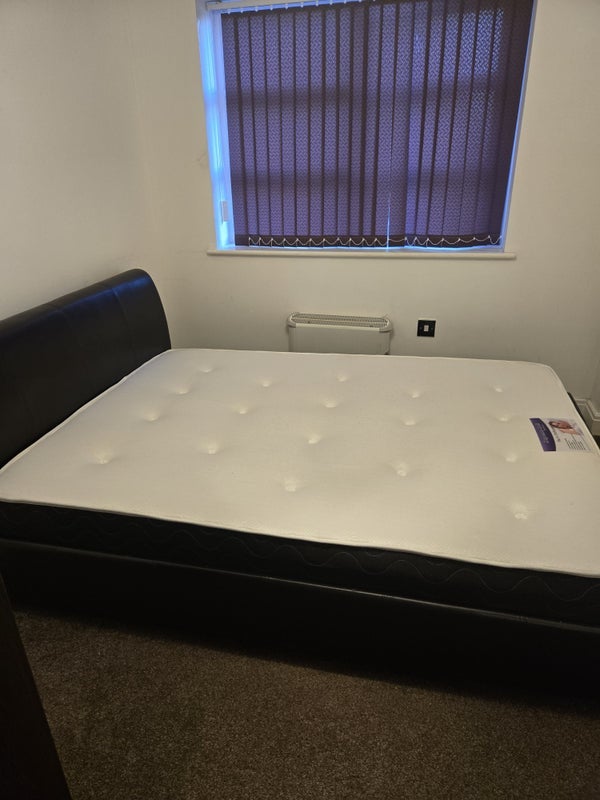 Room Boundary Lane in Manchester