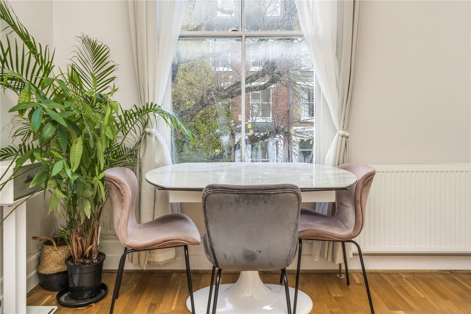 Flat Westwick Gardens in Greater London