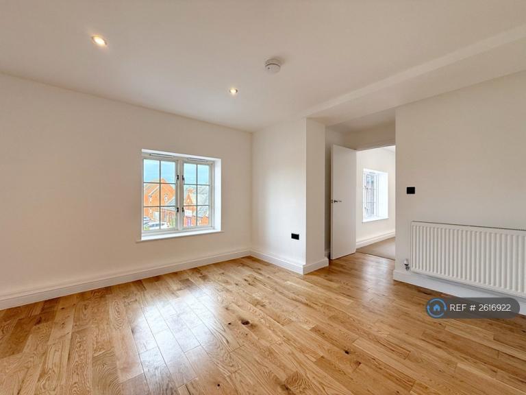 Flat Barnwell Court in Mawsley