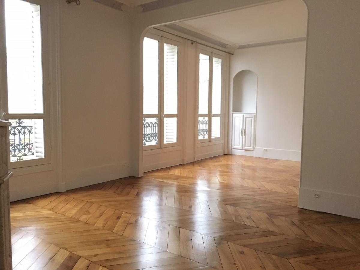 Flat Rue Ruhmkorff in Paris