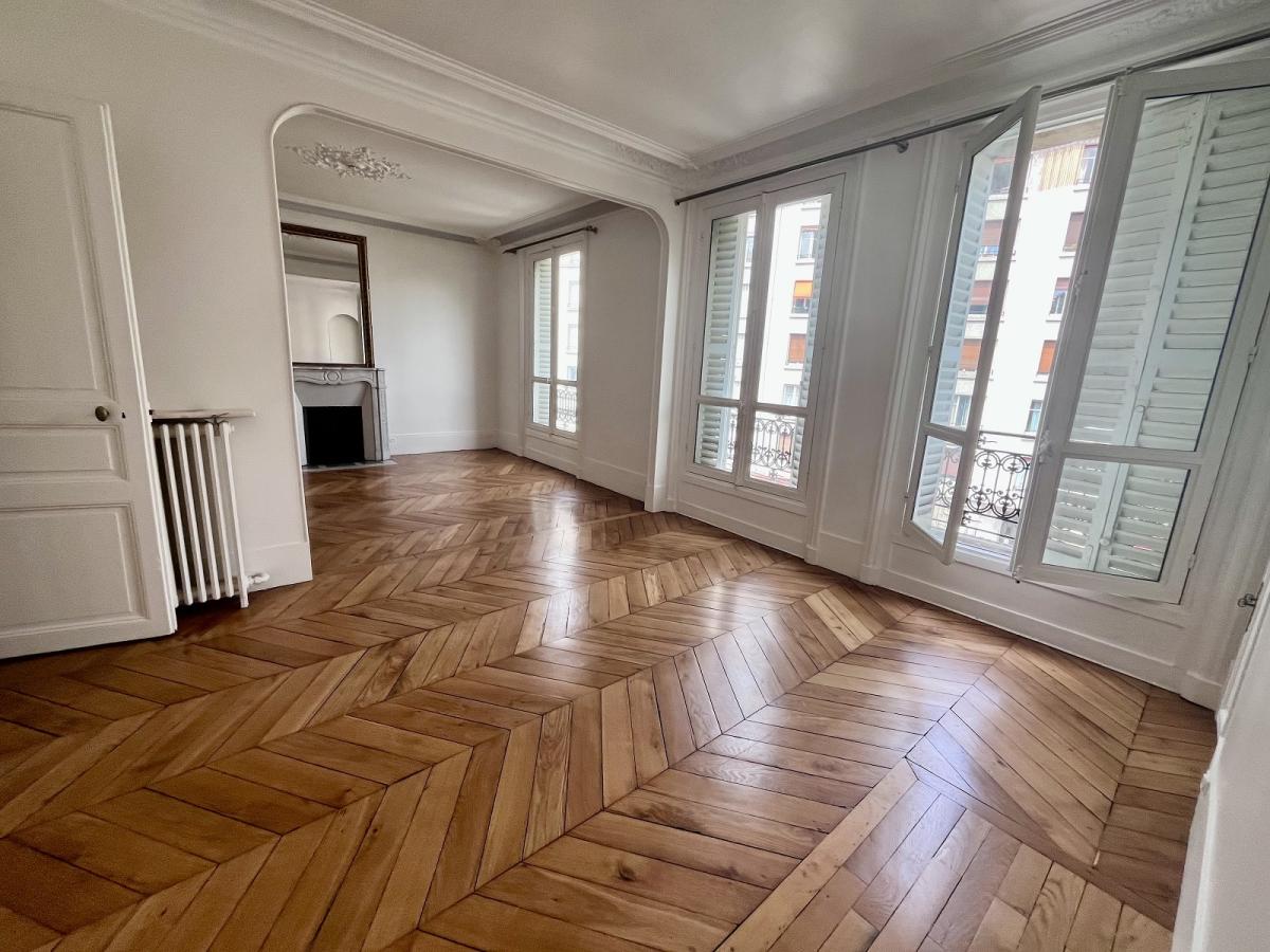 Flat Rue Ruhmkorff in Paris