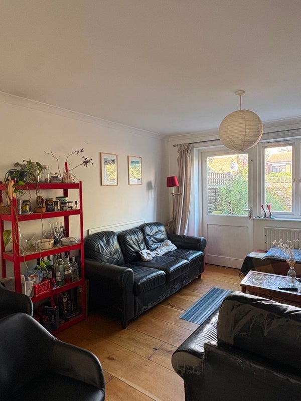 Room Lavington Close in Greater London