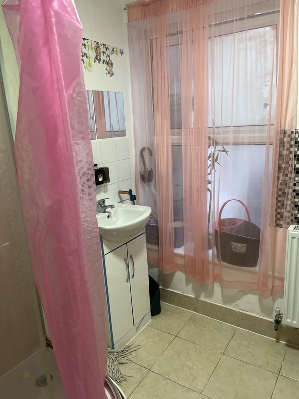 Room Addison Road in Greater London