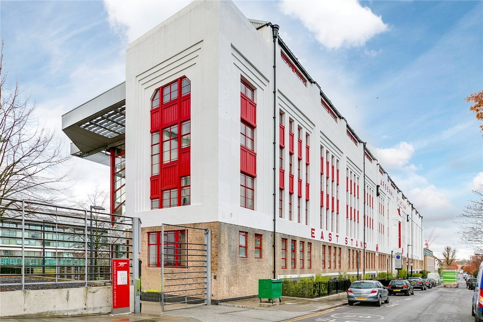 Flat Avenell Road in Greater London