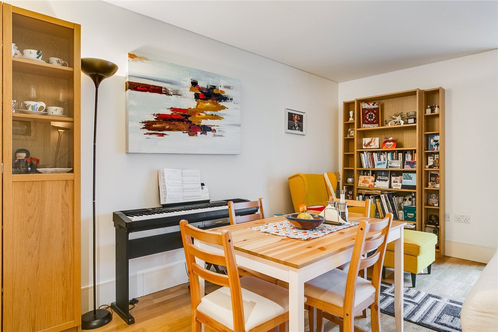 Flat Avenell Road in Greater London
