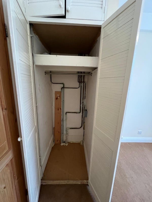 Room Woodbury Park Road in Greater London