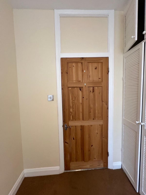 Room Woodbury Park Road in Greater London