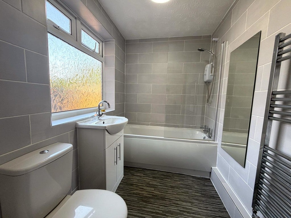 House Drovers Close in East Staffordshire