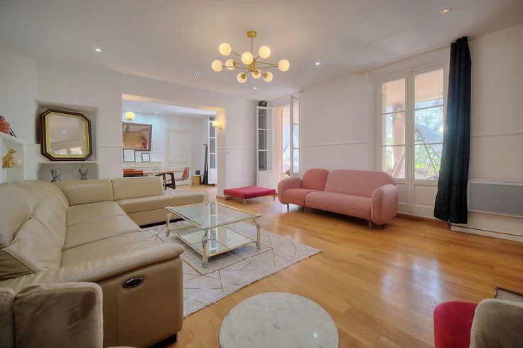 House Rue d'Antibes in Cannes