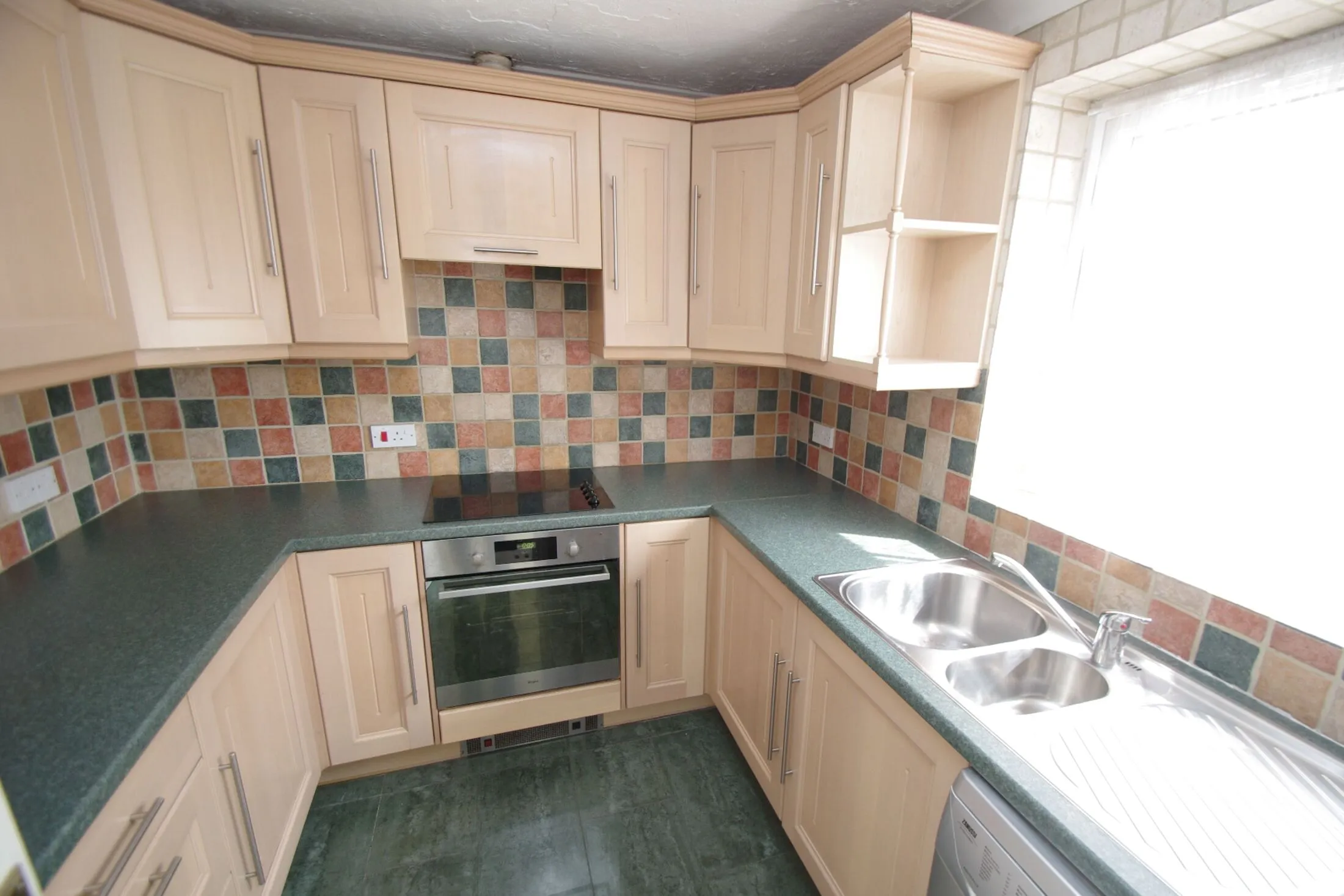Flat Peregrine Close in Hertsmere