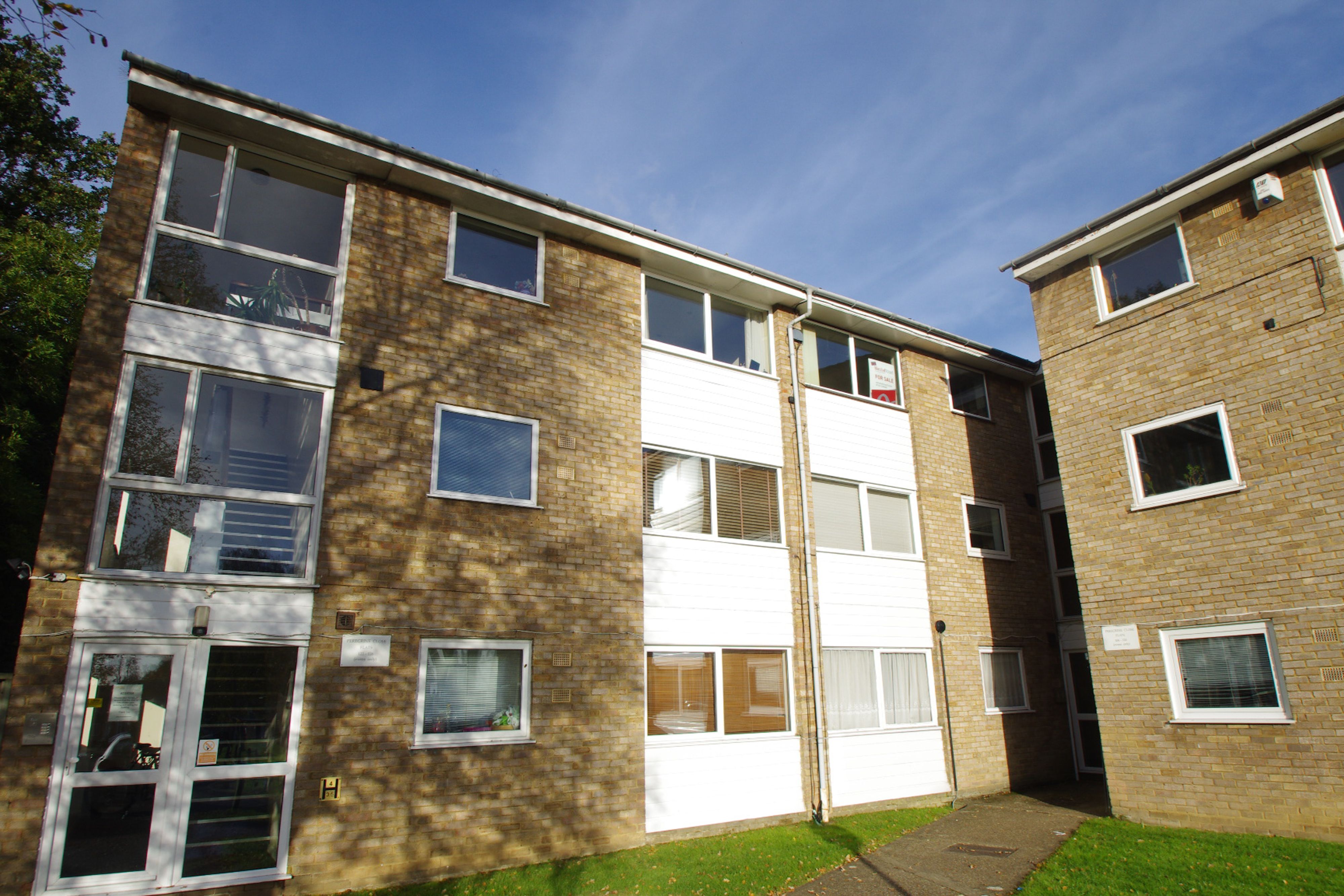 Flat Peregrine Close in Hertsmere