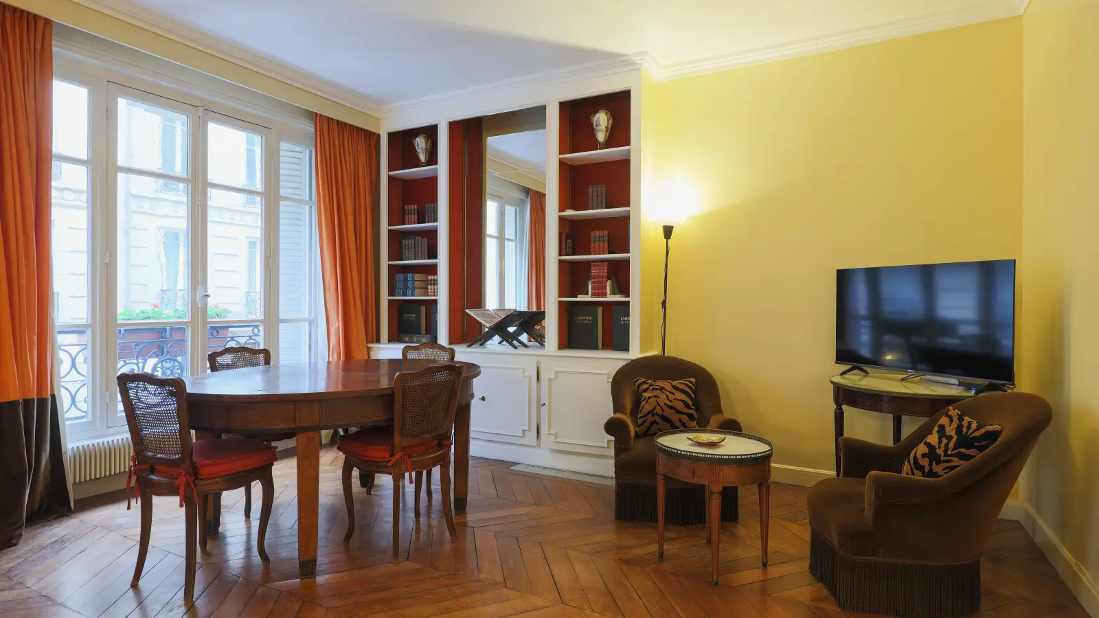 Flat Rue de Tocqueville in Paris