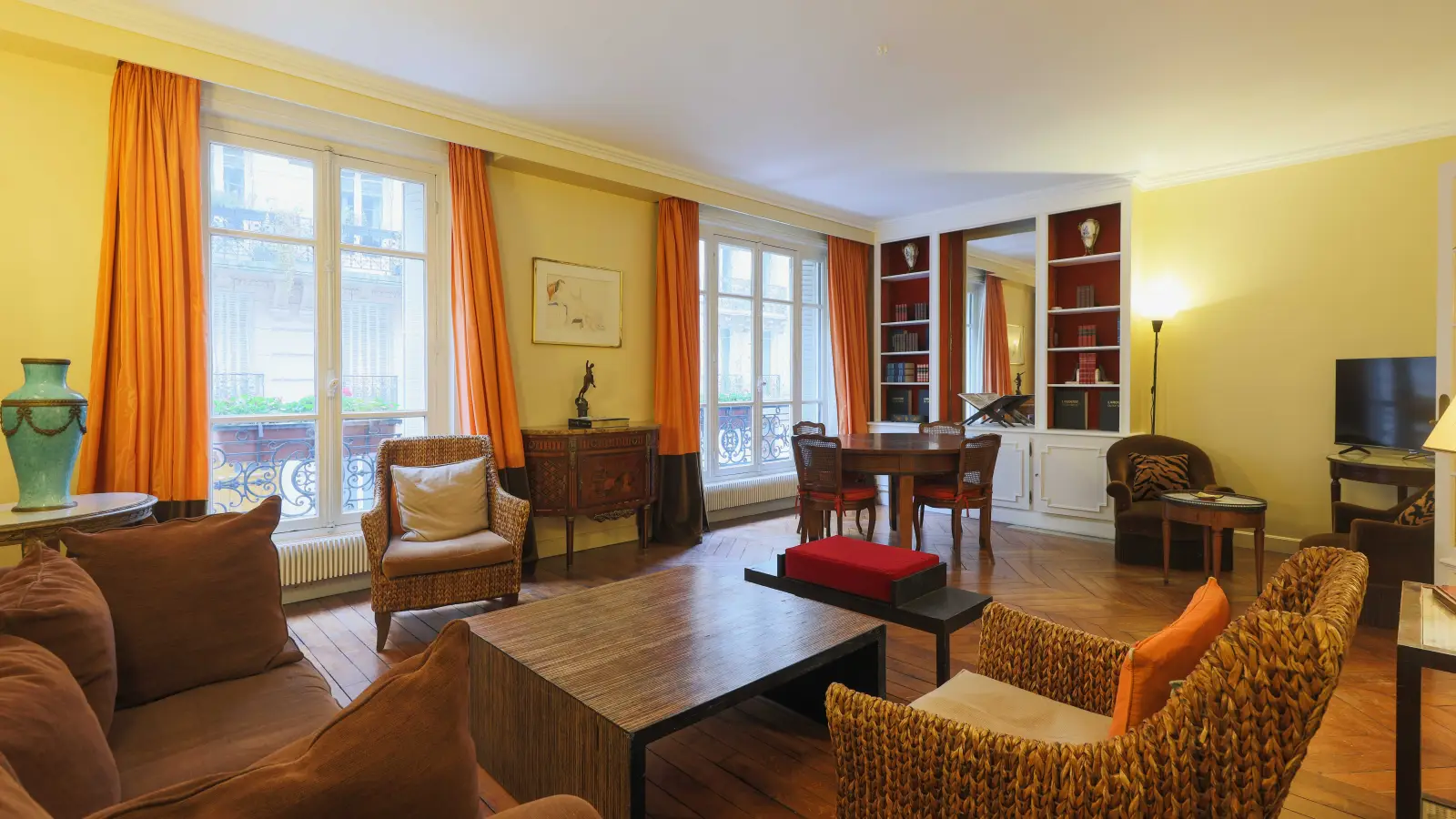 Flat Rue de Tocqueville in Paris