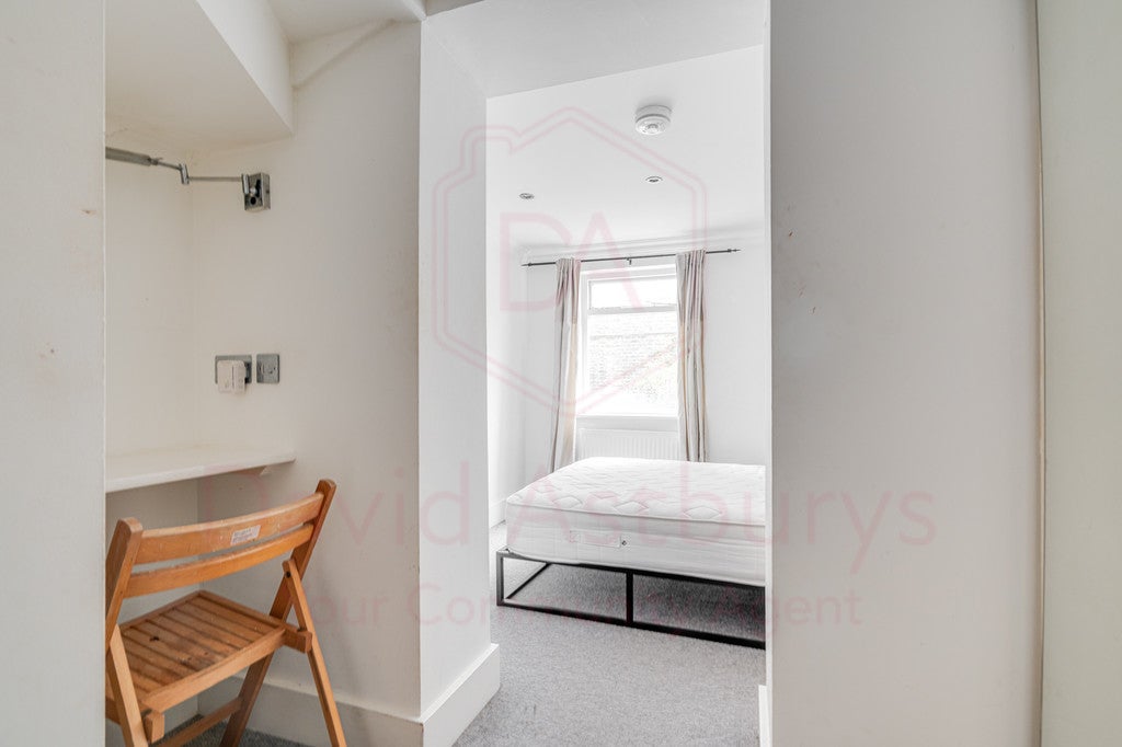 Flat Marsden Street in Greater London