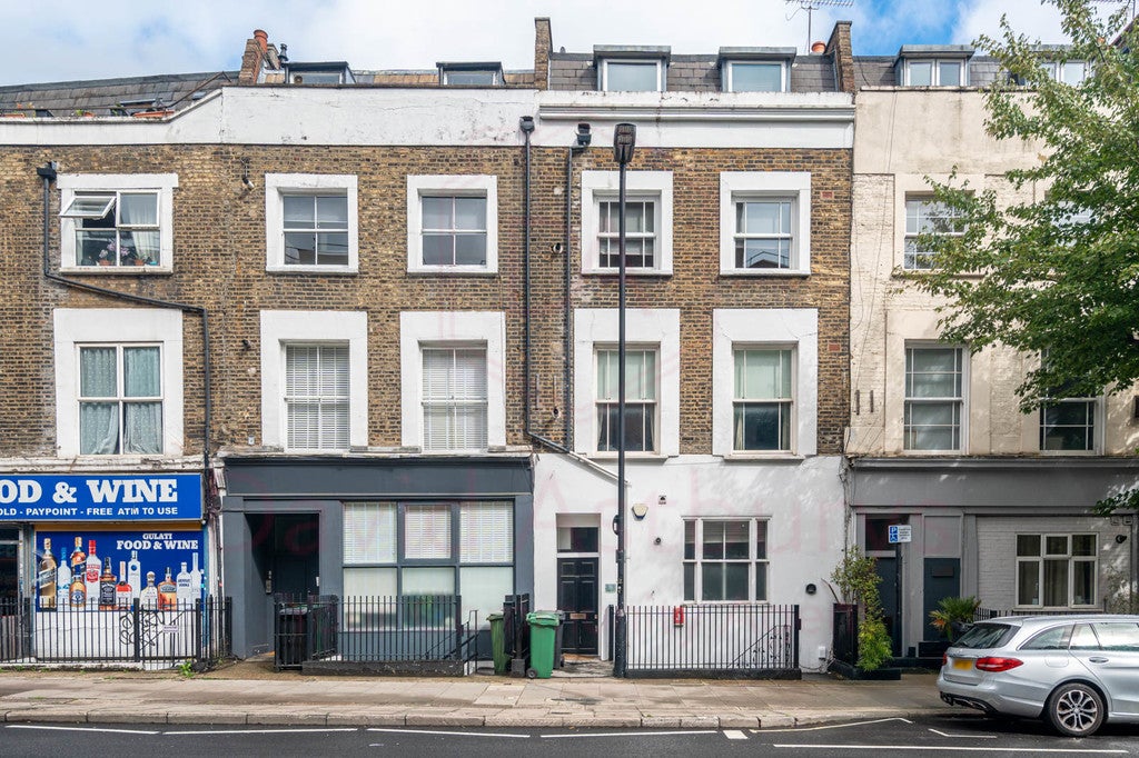 Flat Marsden Street in Greater London