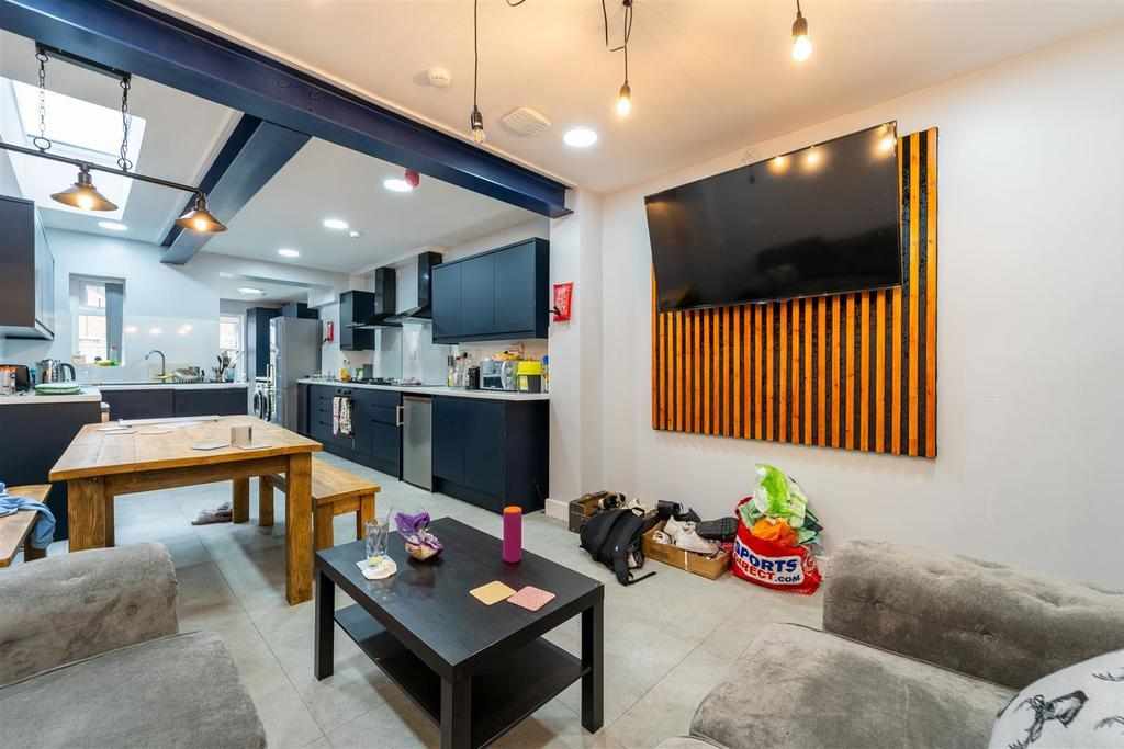 Flat Teignmouth Road in Birmingham